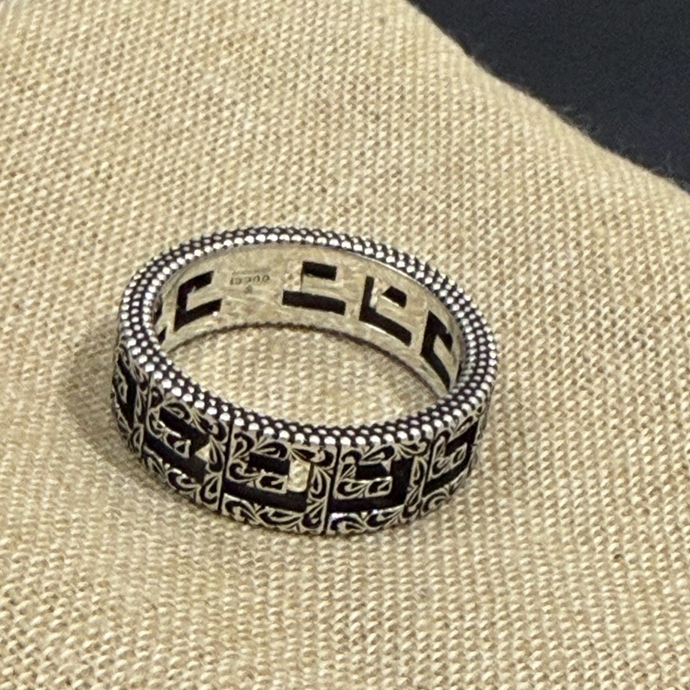 Gucci Square GG Silver Rings - Picture 2 of 9